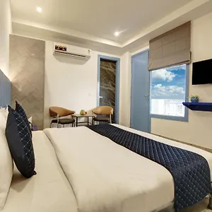 Elite 29 Golf Course Road Hotel